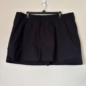 The North Face Women’s Class V with Black Zip Pocket Skort, XXL